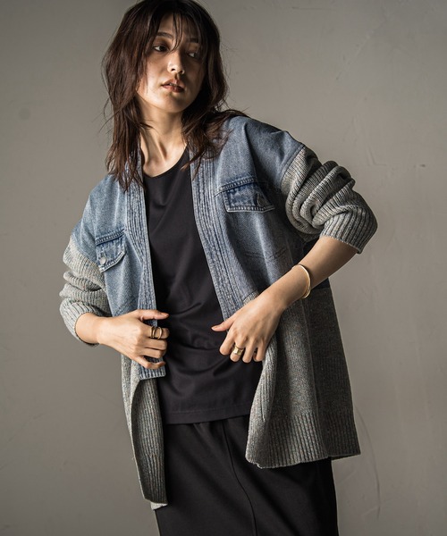 MAYSON GREY（メイソングレイ）の「デニムドッキングニットカーディガン≪手洗い可能≫（カーディガン/ボレロ・レディース・ライトグレー/ネイビー・M）」の2枚目の写真