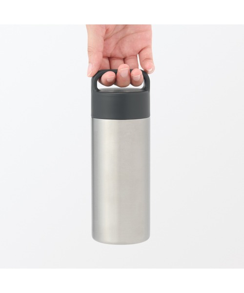 無印良品(ムジルシリョウヒン)の「真空断熱構造 保温保冷ボトル ハンドルタイプ 350mL(水筒・メンズ・ベージュ系/シルバー/ブラック・FREE)」の1枚目の写真
