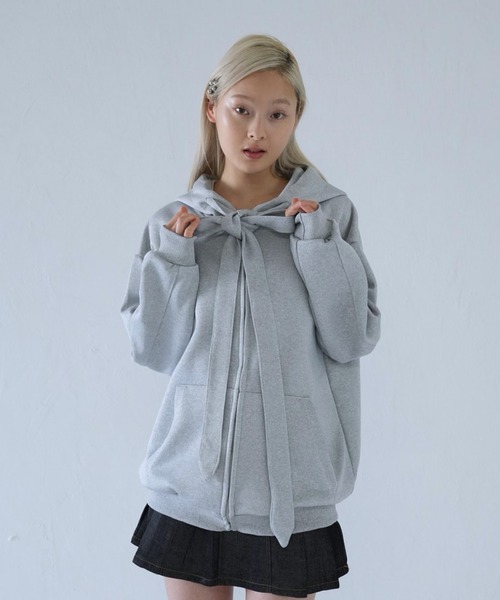 Uenui（ウニュイ）の「ribbon zip-up hoodie（パーカー・レディース・グレー/ブラック・FREE）」の9枚目の写真
