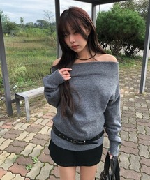 シンプルルーズオフショルダーニット