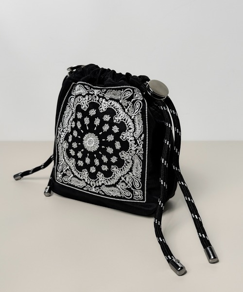folka(フォルカ)の「10D44-SZ ペイズリー 刺繍 ミニショルダー(ショルダーバッグ・レディース・ブラック/グレー・ONESIZE)」の6枚目の写真
