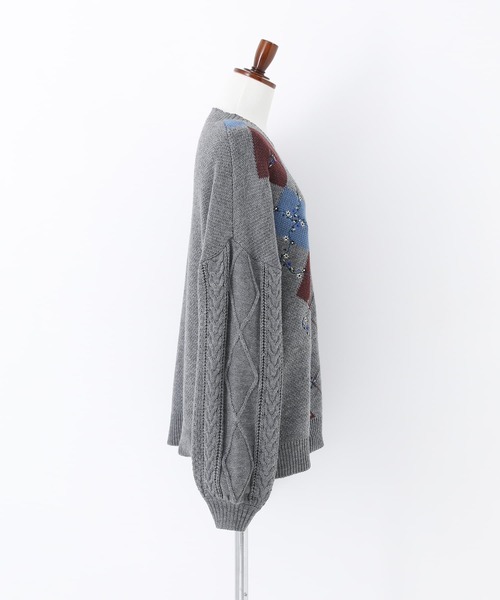 somari imagination(ソマリ イマジネーション)の「『花柄刺繍アーガイルジャカードニット』(ニット/セーター・レディース・ネイビー/杢グレー・FREE)」の7枚目の写真
