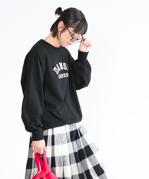 SOLAMONAT(ソラモナ)の「ペンネ天竺ビッグプリントスウェット(スウェット・レディース・ブラック/ライトピンク/グレイッシュベージュ/杢グレー/ヘザーチャコール/ホワイト・FREE)」の2枚目の写真