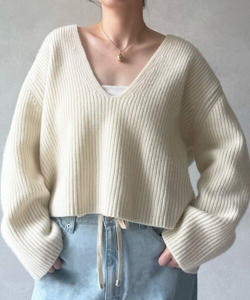 BEARDSLEY（ビアズリー）の「Vネック畦プルオーバー（ニット/セーター・レディース・ホワイト/キャメル・FREE）」の2枚目の写真
