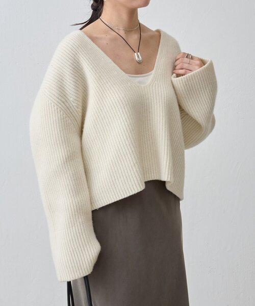 BEARDSLEY（ビアズリー）の「Vネック畦プルオーバー（ニット/セーター・レディース・ホワイト/キャメル・FREE）」の6枚目の写真