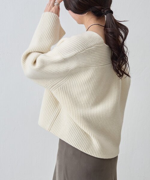 BEARDSLEY（ビアズリー）の「Vネック畦プルオーバー（ニット/セーター・レディース・ホワイト/キャメル・FREE）」の7枚目の写真