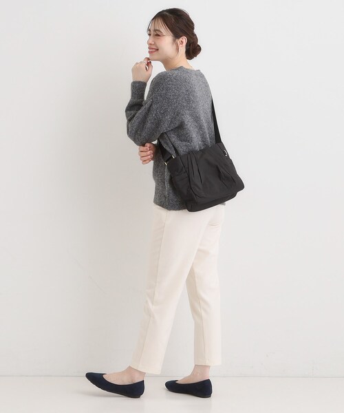 SHOO・LA・RUE(シューラルー)の「【撥水/軽量】パフィ ショルダーバッグ(ショルダーバッグ・レディース・ナチュラル/ブラウン系/ブラック・00)」の5枚目の写真