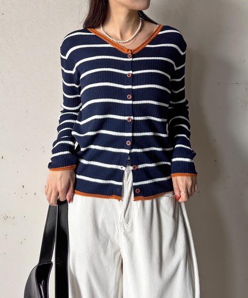 ISOOK（アイスー）の「【ISOOK / アイスー】バイカラーボーダーカーディガン / ボーダートップス 配色 薄手 長袖 羽織り 春ニット 春服 ホワイト ネイビー ZOZOTOWN限定（カーディガン/ボレロ・レディース・ネイビー/アイボリー・FREE）」の19枚目の写真