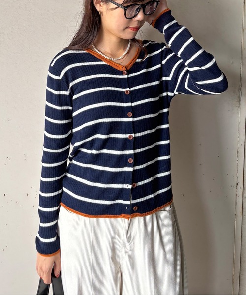 ISOOK（アイスー）の「【ISOOK / アイスー】バイカラーボーダーカーディガン / ボーダートップス 配色 薄手 長袖 羽織り 春ニット 春服 ホワイト ネイビー ZOZOTOWN限定（カーディガン/ボレロ・レディース・ネイビー/アイボリー・FREE）」の8枚目の写真