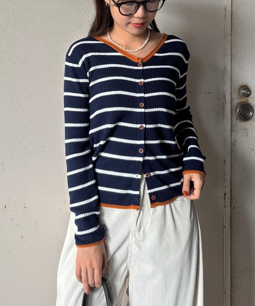 ISOOK（アイスー）の「【ISOOK / アイスー】バイカラーボーダーカーディガン / ボーダートップス 配色 薄手 長袖 羽織り 春ニット 春服 ホワイト ネイビー ZOZOTOWN限定（カーディガン/ボレロ・レディース・ネイビー/アイボリー・FREE）」の7枚目の写真