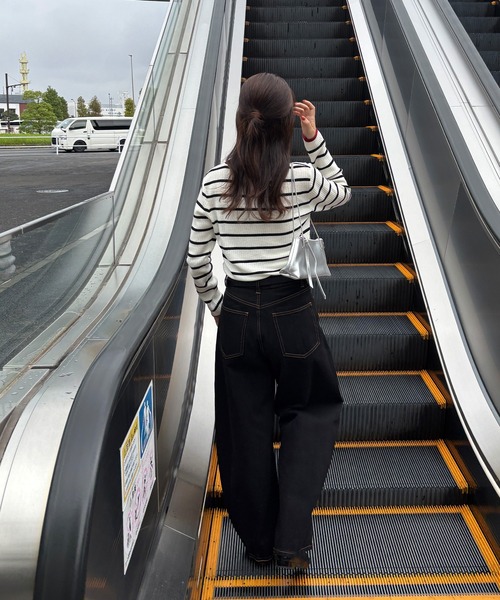 ISOOK（アイスー）の「【ISOOK / アイスー】バイカラーボーダーカーディガン / ボーダートップス 配色 薄手 長袖 羽織り 春ニット 春服 ホワイト ネイビー ZOZOTOWN限定（カーディガン/ボレロ・レディース・ネイビー/アイボリー・FREE）」の5枚目の写真