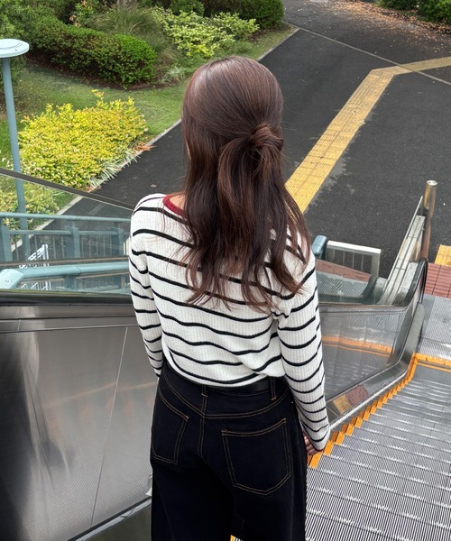 ISOOK（アイスー）の「【ISOOK / アイスー】バイカラーボーダーカーディガン / ボーダートップス 配色 薄手 長袖 羽織り 春ニット 春服 ホワイト ネイビー ZOZOTOWN限定（カーディガン/ボレロ・レディース・ネイビー/アイボリー・FREE）」の3枚目の写真