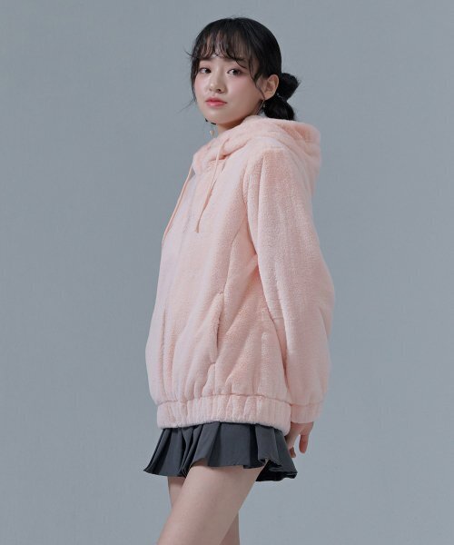 CHASECULT(チェイスカルト)の「女性ミンクフードジップアップ-CFRG4378D0P(パーカー・レディース・PINK・85/90)」の3枚目の写真