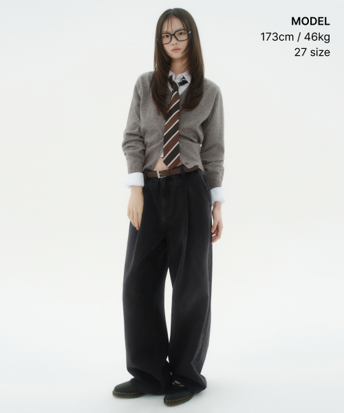 MUSINSA STANDARD WOMAN（ムシンサスタンダードウーマン）の「ウィメンズディープタックエクストラワイドデニムパンツ[ウォッシュドブラック]（デニムパンツ・レディース・その他・30/24/25/26/27/28/29）」の2枚目の写真
