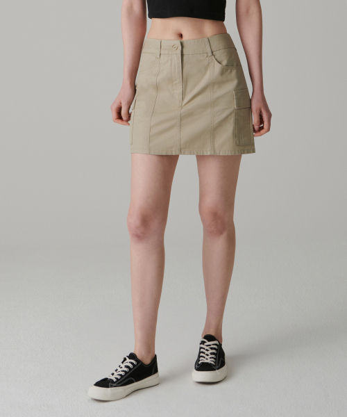 MUSINSA STANDARD WOMAN（ムシンサスタンダードウーマン）の「ウィメンズカーゴミニスカート[ベージュ]（スカート・レディース・その他・SMALL/MEDIUM/LARGE/X-SMALL）」の2枚目の写真
