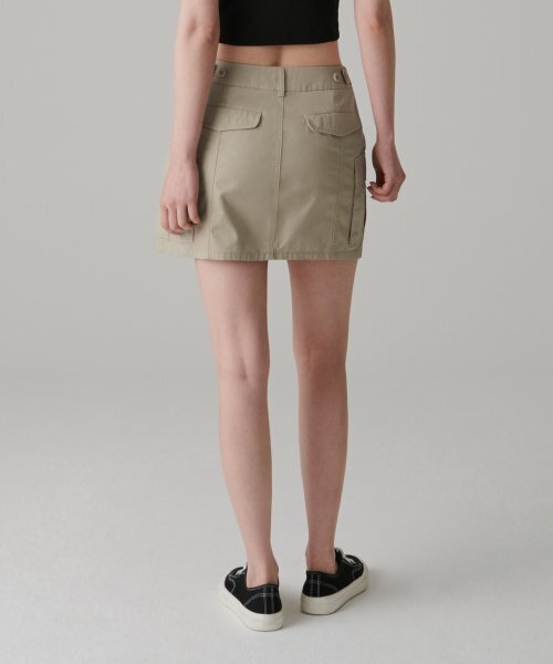 MUSINSA STANDARD WOMAN（ムシンサスタンダードウーマン）の「ウィメンズカーゴミニスカート[ベージュ]（スカート・レディース・その他・SMALL/MEDIUM/LARGE/X-SMALL）」の3枚目の写真