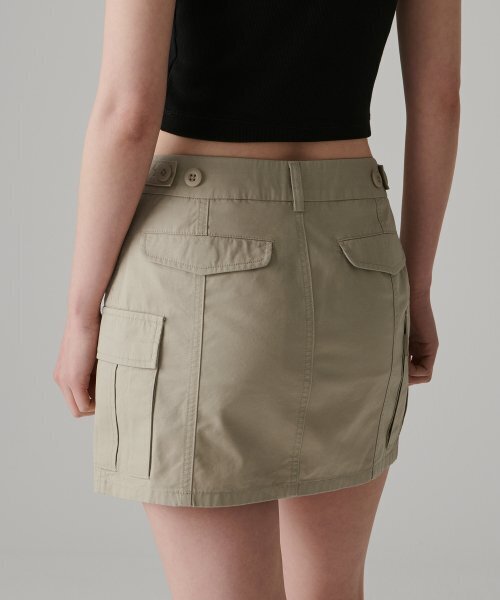 MUSINSA STANDARD WOMAN（ムシンサスタンダードウーマン）の「ウィメンズカーゴミニスカート[ベージュ]（スカート・レディース・その他・SMALL/MEDIUM/LARGE/X-SMALL）」の7枚目の写真