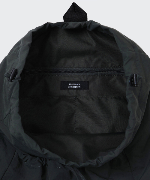 MUSINSA STANDARD（ムシンサスタンダード）の「クリンクルドローストリングイージースリングバック[ブラック]（ショルダーバッグ・レディース・その他・FREE）」の11枚目の写真