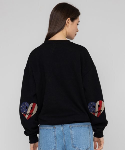 GRAVER（グレーバー）の「[ユニセックス]エルボー星条旗スマイルハートスウェット_ブラック（スウェット・レディース・ブラック・LARGE/MEDIUM/SMALL）」の3枚目の写真