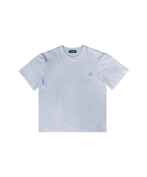 CLEVER FIELD(クレバーフィールド)の「ベーシッククローバーワッペンデイリーTシャツ_ブルー(Tシャツ/カットソー・レディース・その他・LARGE/MEDIUM/X-LARGE)」の3枚目の写真