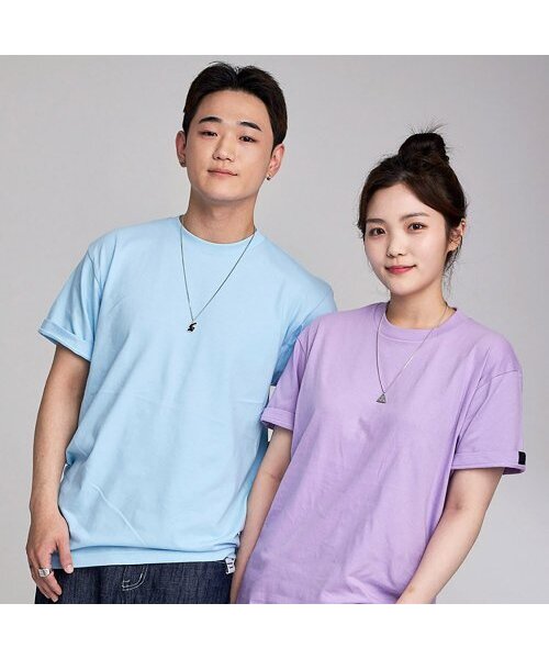 APOSTROPHE COMMA(アポストロフィコンマ)の「リバーシブルラベル無地半袖Tシャツ(ライトパープル)(Tシャツ/カットソー・メンズ・ラベンダー・MEDIUM/SMALL/X-LARGE/LARGE)」の1枚目の写真