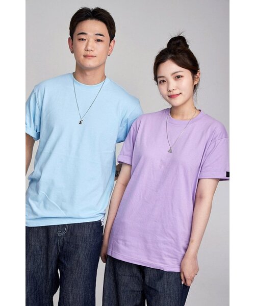 APOSTROPHE COMMA(アポストロフィコンマ)の「リバーシブルラベル無地半袖Tシャツ(ライトパープル)(Tシャツ/カットソー・メンズ・ラベンダー・MEDIUM/SMALL/X-LARGE/LARGE)」の3枚目の写真