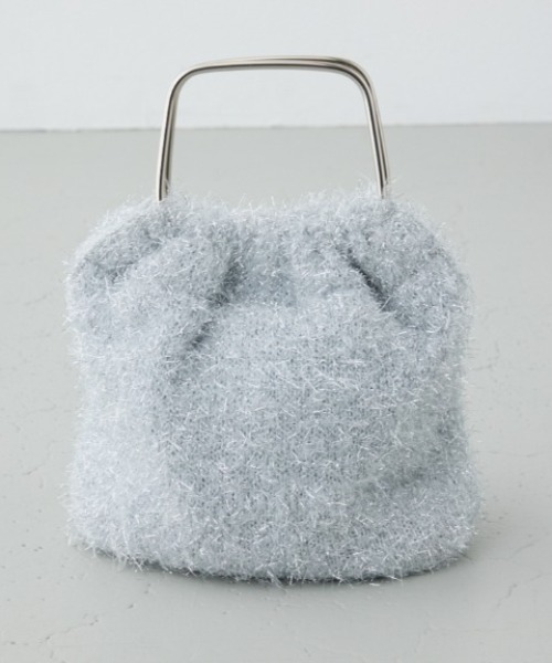 AZUL by moussy(アズールバイマウジー)の「ラメシャギーメタルハンドルバッグ【着用画像あり】(ショルダーバッグ・レディース・ブラック/シルバー・FREE)」の1枚目の写真