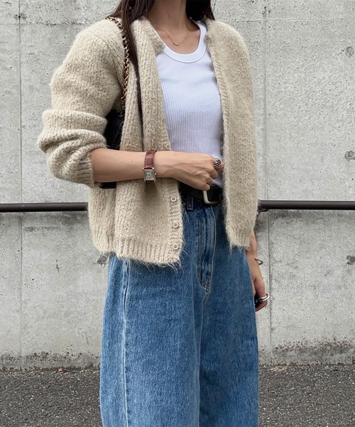 ISOOK（アイスー）の「ウールブレンドシャギーニットカーディガン(eri. select) / セーター 羽織り 長袖 Vネック オフィス 無地 クリーム チャコール（カーディガン/ボレロ・レディース・チャコール/クリーム・FREE）」の8枚目の写真