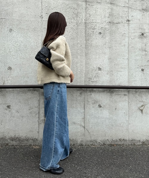 ISOOK（アイスー）の「ウールブレンドシャギーニットカーディガン(eri. select) / セーター 羽織り 長袖 Vネック オフィス 無地 クリーム チャコール（カーディガン/ボレロ・レディース・チャコール/クリーム・FREE）」の10枚目の写真