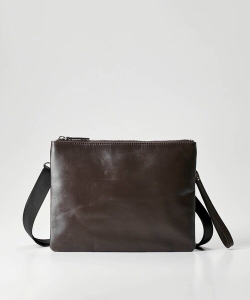 tk.TAKEO KIKUCHI（ティーケータケオキクチ）の「【WEB限定】レザー2WAYサコッシュバッグ（ショルダーバッグ・メンズ・ネイビー/ダークブラウン/ブラック・00）」の2枚目の写真