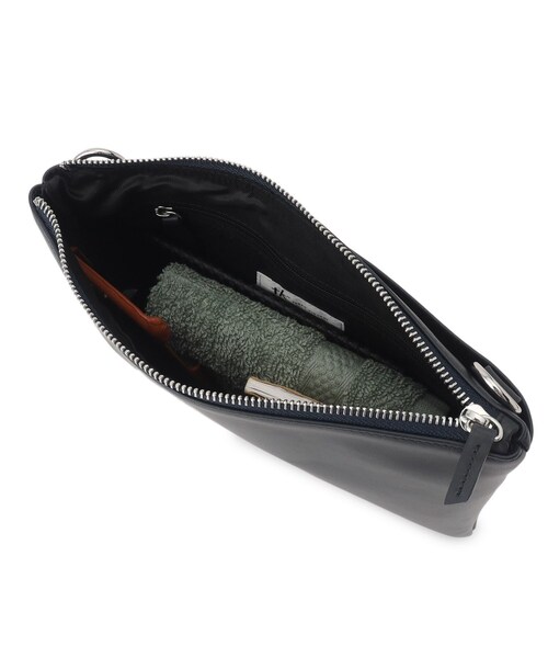 tk.TAKEO KIKUCHI（ティーケータケオキクチ）の「【WEB限定】レザー2WAYサコッシュバッグ（ショルダーバッグ・メンズ・ネイビー/ダークブラウン/ブラック・00）」の11枚目の写真