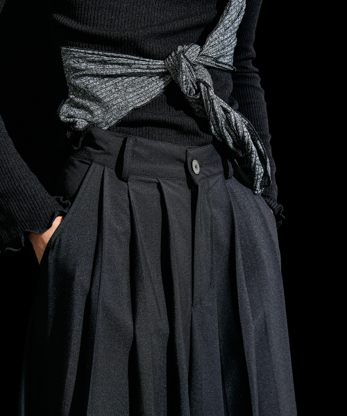 RECULER（ルキュレ）の「Wide pleated pants Black（その他パンツ・メンズ・その他・MEDIUM/X-LARGE）」の3枚目の写真