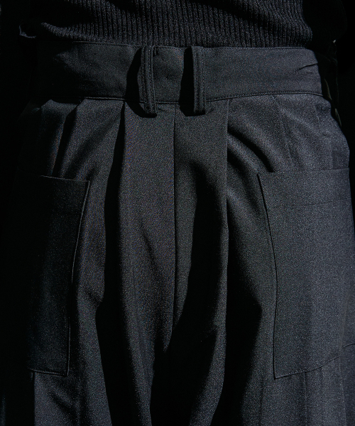 RECULER（ルキュレ）の「Wide pleated pants Black（その他パンツ・メンズ・その他・MEDIUM/X-LARGE）」の4枚目の写真