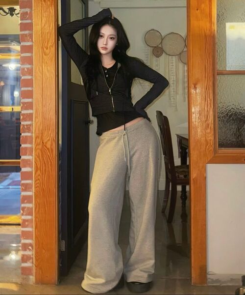 SYNERJYN(シナジン)の「INDIGO SLIM DENIM ZIP UP BLACK(パーカー・レディース・その他・ONE SIZE)」の4枚目の写真