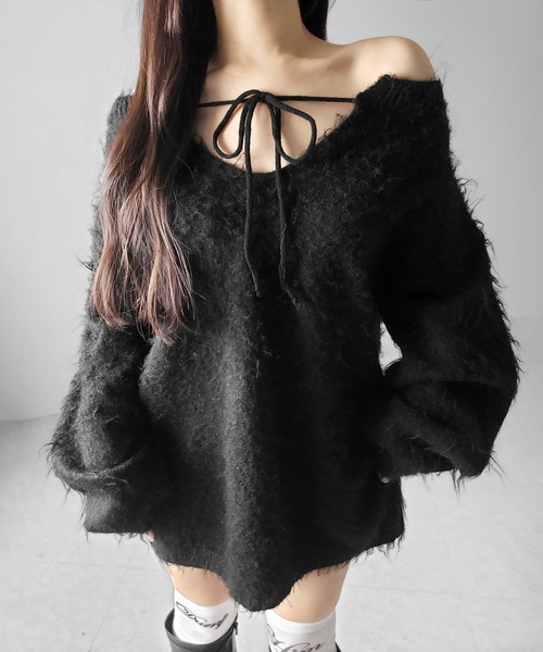 me+em select(ミームセレクト)の「【 3color 】ストラップリボンオフショルオーバーシャギーニット / strap ribbon off shoulder over shaggy knit(ニット/セーター・レディース・ホワイト/ブラック/グレー・FREE)」の13枚目の写真