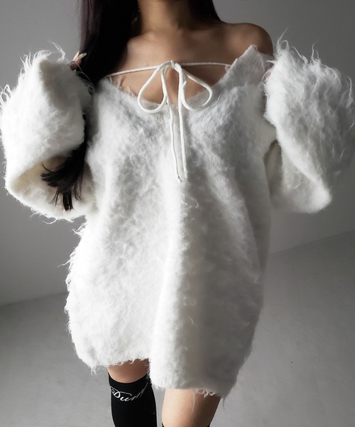 me+em select(ミームセレクト)の「【 3color 】ストラップリボンオフショルオーバーシャギーニット / strap ribbon off shoulder over shaggy knit(ニット/セーター・レディース・ホワイト/ブラック/グレー・FREE)」の21枚目の写真