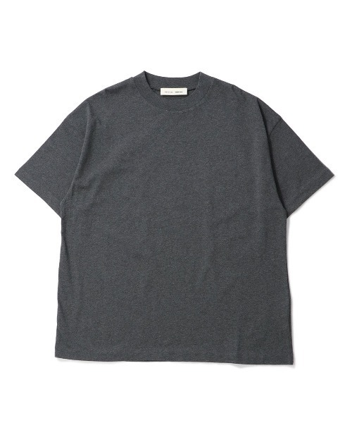 FOG ESSENTIALS(エフオージーエッセンシャルズ)の「ESSENTIALS Classic Short Sleeve Tee エッセンシャルズ(Tシャツ/カットソー・メンズ・グレー系その他・MEDIUM/SMALL/LARGE)」の1枚目の写真