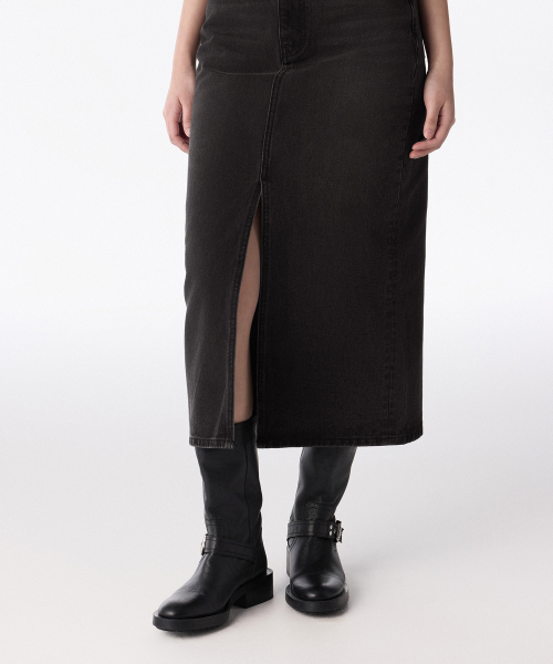 MUSINSA STANDARD WOMAN（ムシンサスタンダードウーマン）の「ウィメンズ フロントスリットデニムロングスカート [ラスティブラック]（スカート・レディース・その他・SMALL/MEDIUM/LARGE/X-SMALL）」の7枚目の写真