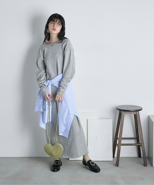 THE YOn（ザヨン）の「フェイクスウェードハートショルダーミニバッグ（ショルダーバッグ・レディース・チャコールグレー/ナチュラル/ブルー/グリーン・FREE）」の13枚目の写真
