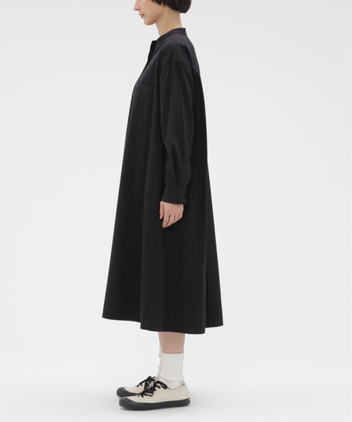 MHL.（エムエイチエル）の「BRUSHED SOFT COTTON TWILL（ワンピース・レディース・ブラック/ライトブラウン・2/1）」の4枚目の写真