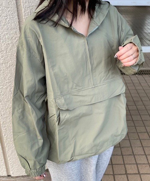 CRB(シーアールビー)の「アノラックパーカー(マウンテンパーカー・レディース・ブラック/カーキ/ピンク/ベージュ・F)」の4枚目の写真