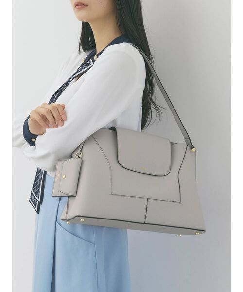 TONAL（トーナル）の「《14inchPC/A4対応/パスケース付》フェイクレザーWideトートバッグ（トートバッグ・レディース・オフホワイト/ライトグレー/キャメル・FREE）」の7枚目の写真