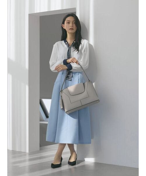 TONAL（トーナル）の「《14inchPC/A4対応/パスケース付》フェイクレザーWideトートバッグ（トートバッグ・レディース・オフホワイト/ライトグレー/キャメル・FREE）」の10枚目の写真