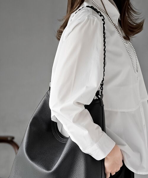 rps（アールピーエス）の「チェーンショルダーＢＡＧ（ショルダーバッグ・レディース・ブラック/グレイッシュベージュ・フリー）」の8枚目の写真