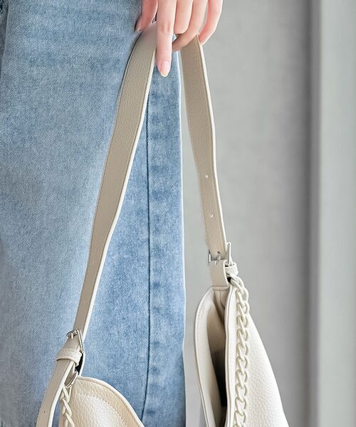 rps（アールピーエス）の「チェーンショルダーＢＡＧ（ショルダーバッグ・レディース・ブラック/グレイッシュベージュ・フリー）」の13枚目の写真