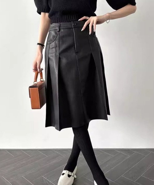 FREE STYLISTS（フリー スタイリスト）の「YUGA_YGMC　Korean-style PU leather wide pleated skirt（スカート・レディース・キャメル/ブラック・M/S/L）」の4枚目の写真