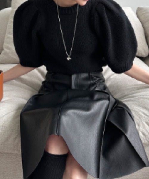 FREE STYLISTS（フリー スタイリスト）の「YUGA_YGMC　Korean-style PU leather wide pleated skirt（スカート・レディース・キャメル/ブラック・M/S/L）」の20枚目の写真