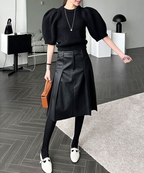 FREE STYLISTS（フリー スタイリスト）の「YUGA_YGMC　Korean-style PU leather wide pleated skirt（スカート・レディース・キャメル/ブラック・M/S/L）」の15枚目の写真
