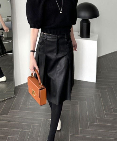 FREE STYLISTS（フリー スタイリスト）の「YUGA_YGMC　Korean-style PU leather wide pleated skirt（スカート・レディース・キャメル/ブラック・M/S/L）」の8枚目の写真