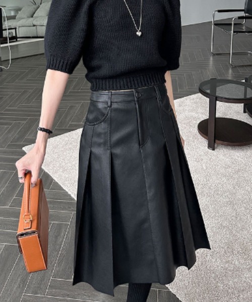 FREE STYLISTS（フリー スタイリスト）の「YUGA_YGMC　Korean-style PU leather wide pleated skirt（スカート・レディース・キャメル/ブラック・M/S/L）」の6枚目の写真